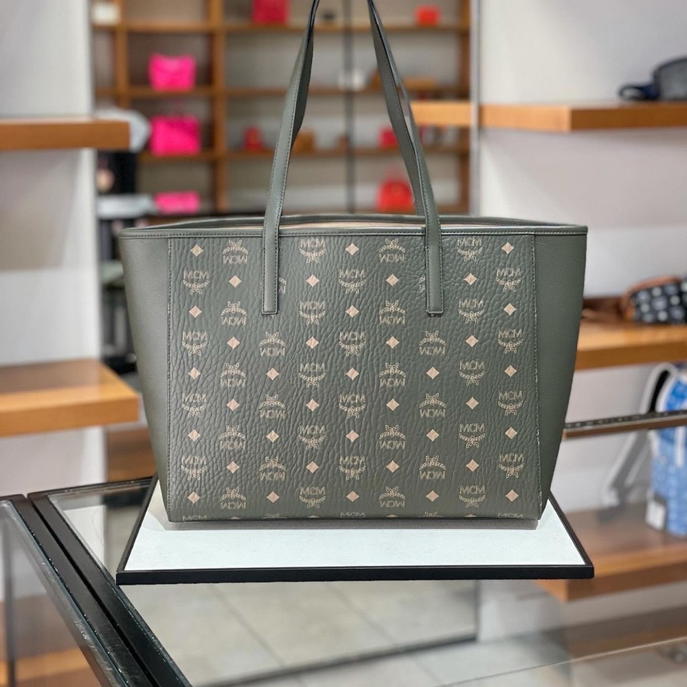 Price firm! Authentic MCM sea turtle medium size tote $695+ tax